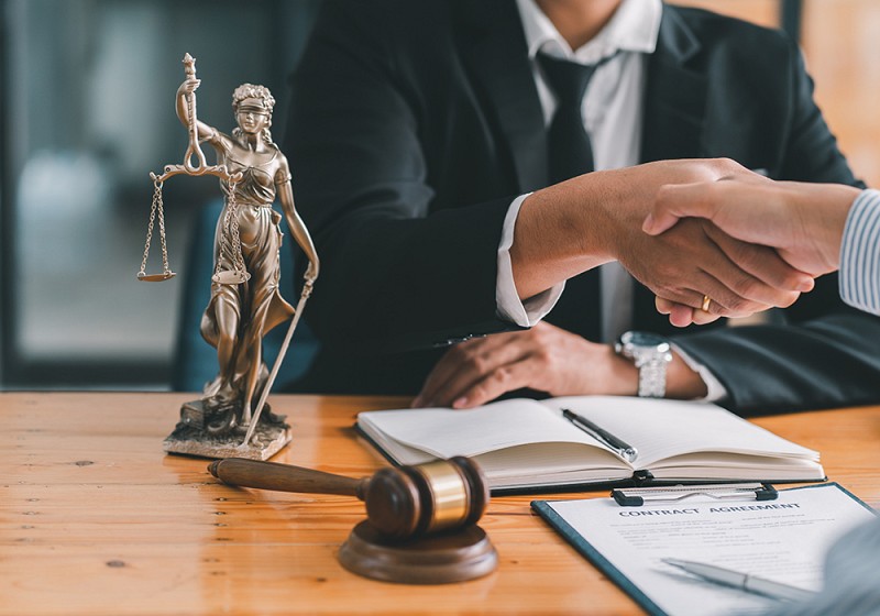 How to Choose the Right NIL Legal Advisor for Your Career